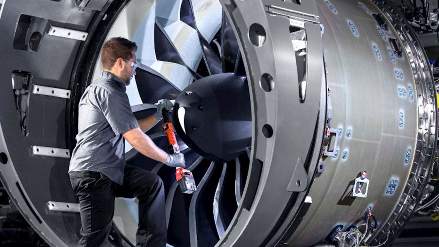 Pratt & Whitney Engine man